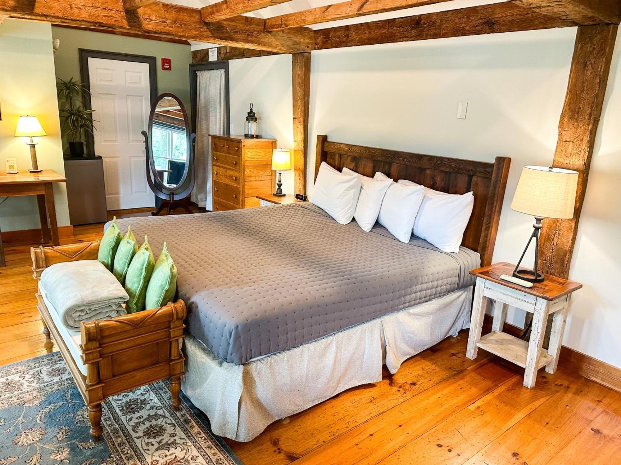 The Black Walnut Inn アマースト エクステリア 写真