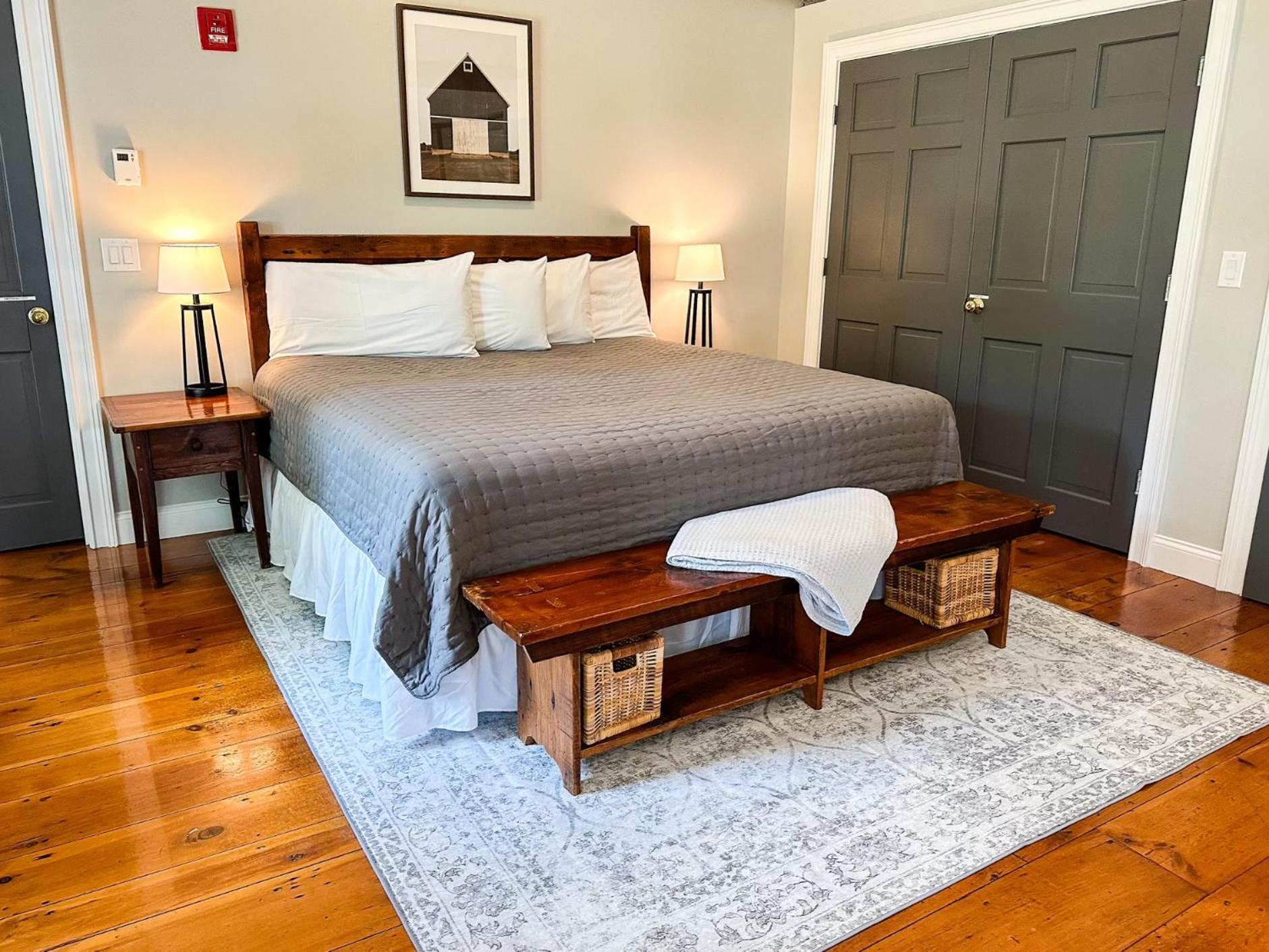 The Black Walnut Inn アマースト エクステリア 写真