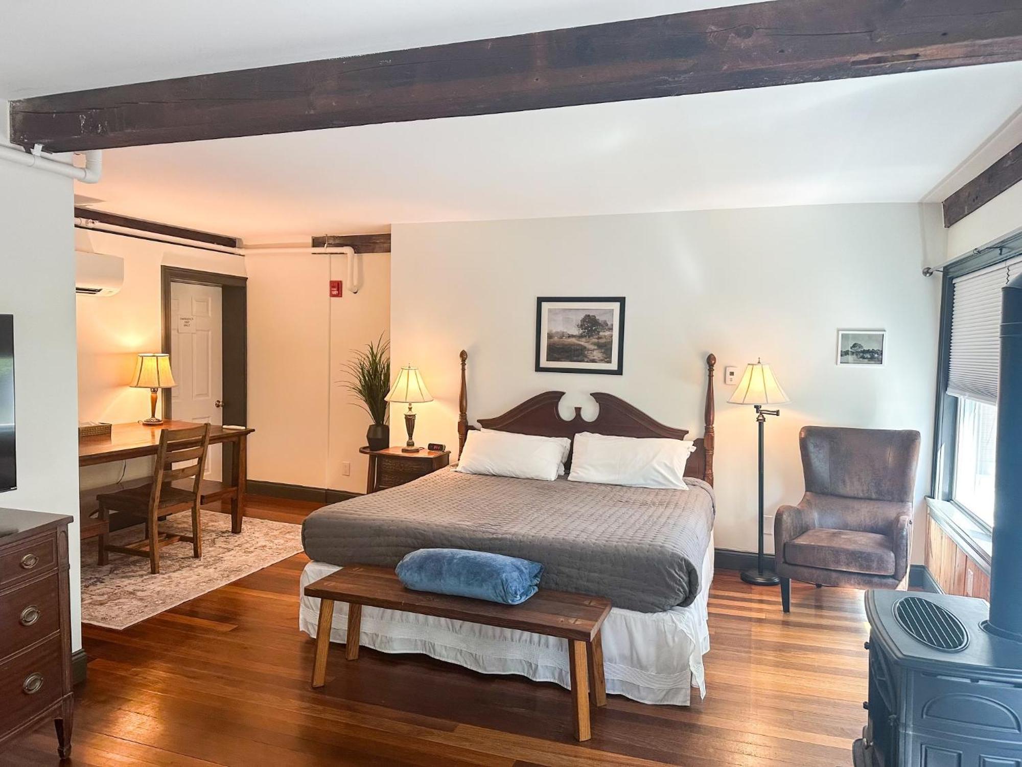 The Black Walnut Inn アマースト エクステリア 写真