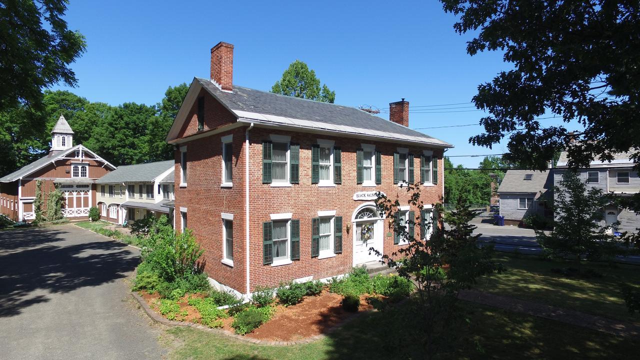 The Black Walnut Inn アマースト エクステリア 写真